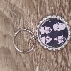 ❤️10/$20 New Metallica keychain